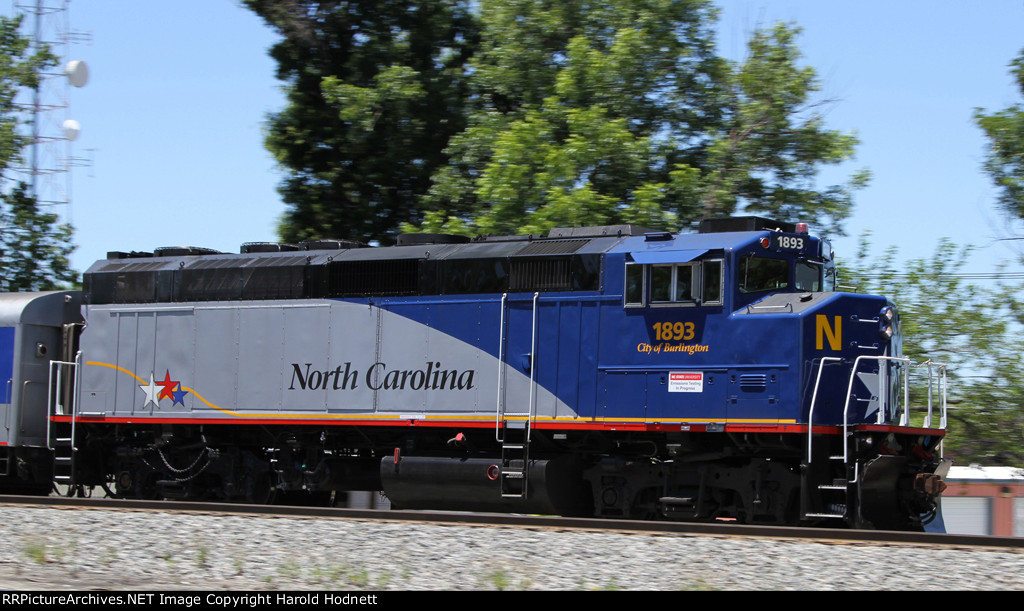 RNCX 1893, City of Burlington, heads northbound